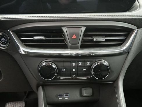 Used 2025 Buick Encore GX Preferred image 19