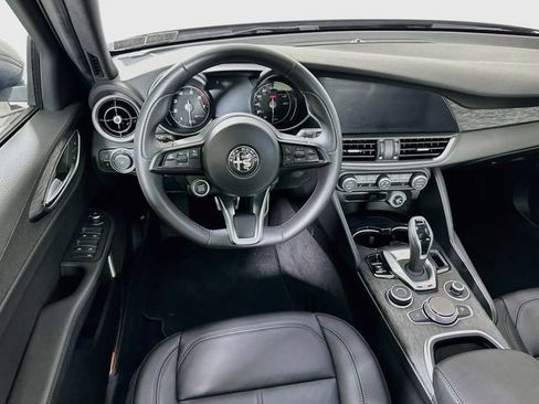Used 2023 Alfa Romeo Giulia Sprint AWD/4WD image 28