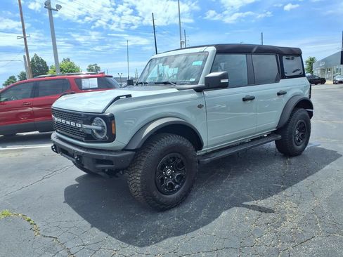 Used 2024 Ford Bronco Wildtrak AWD/4WD image 29