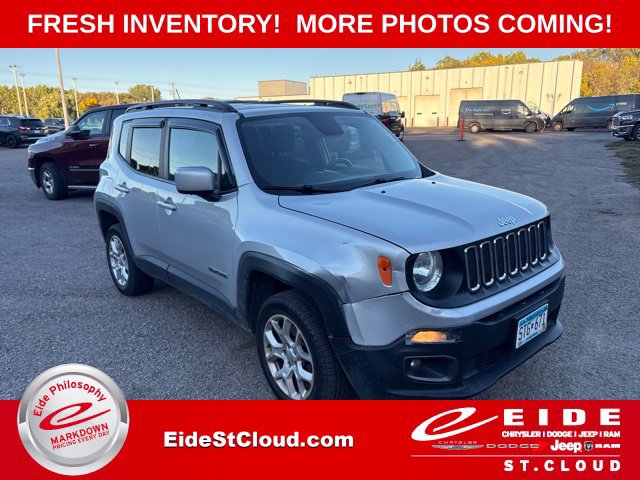Used 2017 Jeep Renegade Latitude w/ Cold Weather Group AWD/4WD image 1