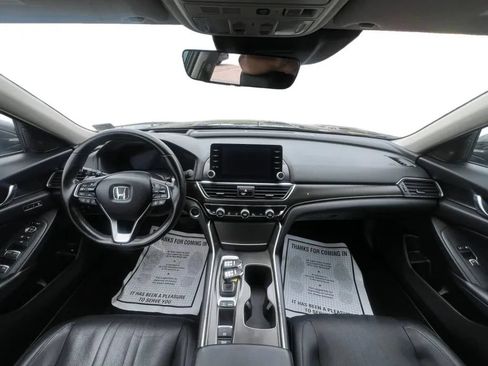 Used 2018 Honda Accord Touring image 10