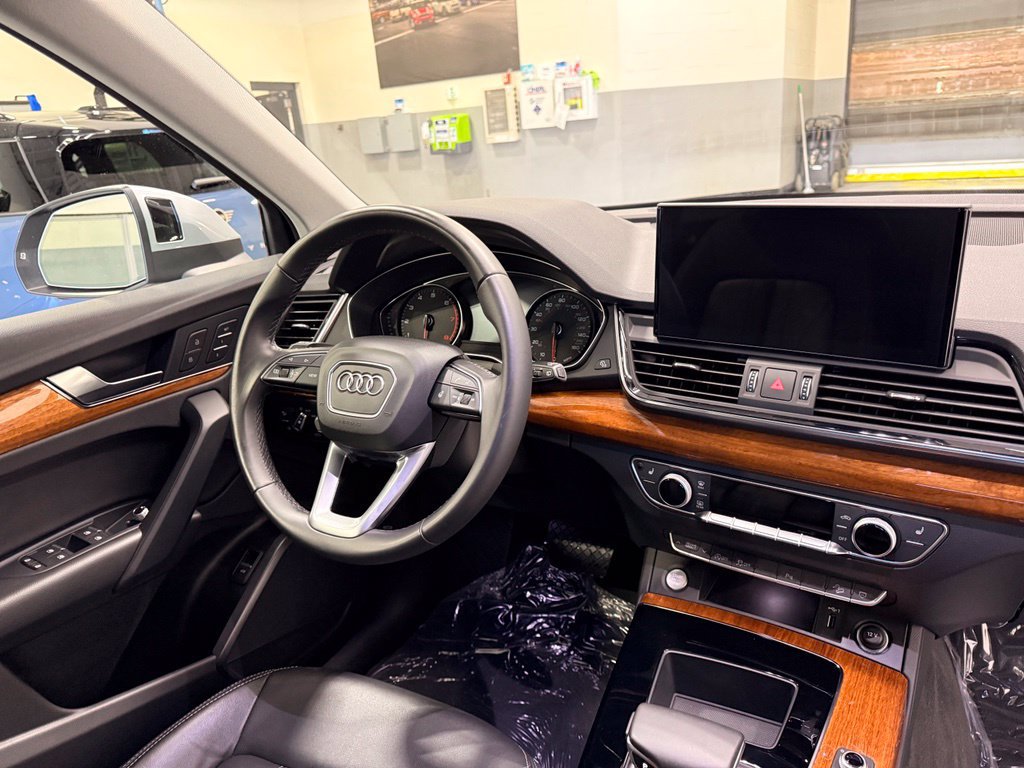 Used 2023 Audi Q5 2.0T Premium w/ Convenience Package AWD/4WD image 31