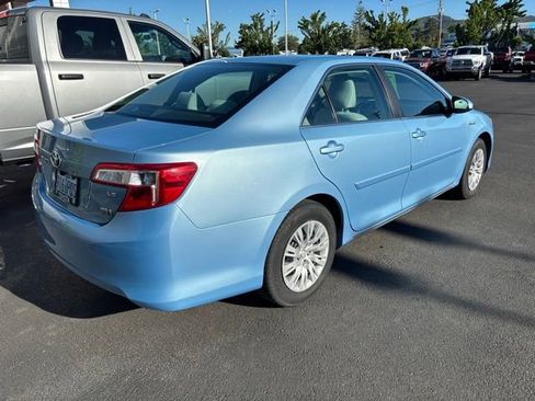 Used 2014 Toyota Camry LE FWD image 2