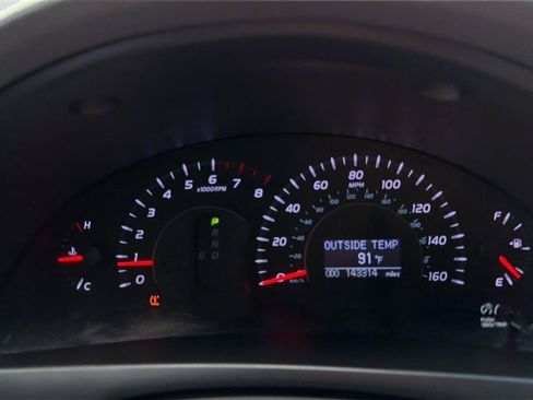 Used 2011 Toyota Camry XLE w/ SE/XLE Extra-Value Pkg FWD image 26