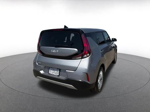 Used 2025 Kia Soul LX w/ LX Technology Package FWD image 15