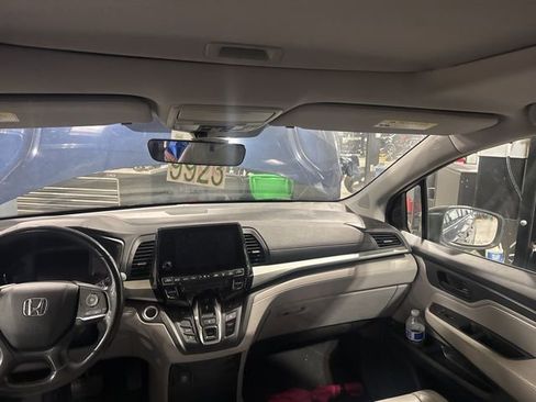 Used 2018 Honda Odyssey EX-L image 3