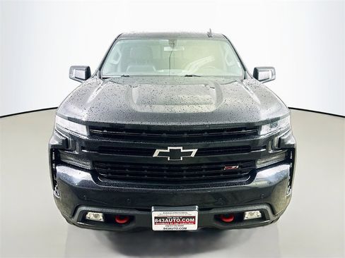 Used 2021 Chevrolet Silverado 1500 LT Trail Boss w/ Convenience Package II image 2