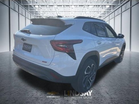 New 2026 Chevrolet Trax RS w/ Sunroof Package image 4