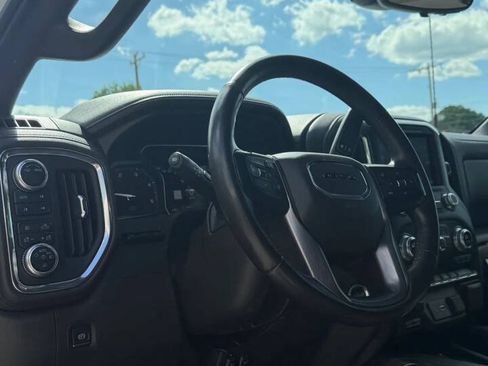 Used 2020 GMC Sierra 2500 Denali w/ Denali Ultimate Package AWD/4WD image 23