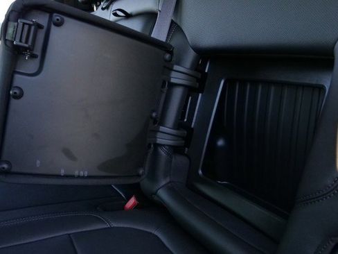 Used 2021 Chevrolet Silverado 2500 LTZ w/ LTZ Convenience Package image 26