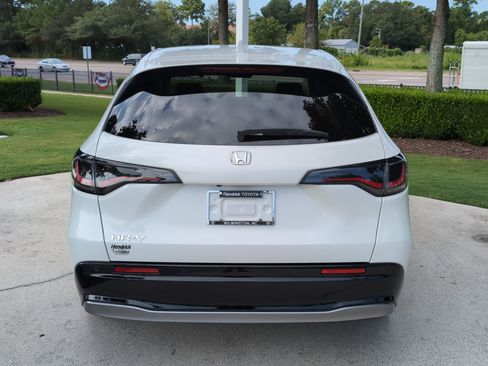 Used 2027 Honda HR-V EX-L image 9