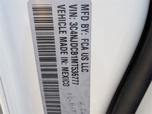 Certified 2021 Jeep Compass Limited image 31
