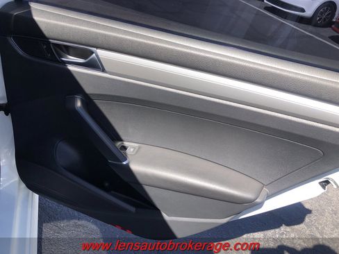 Used 2017 Volkswagen Passat 1.8T S image 19