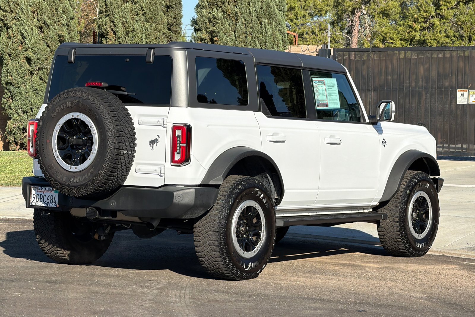 Used 2023 Ford Bronco Outer Banks w/ Sasquatch Package AWD/4WD image 4