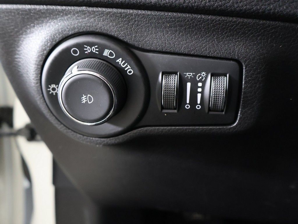 Used 2020 Jeep Compass Limited w/ Premium Lighting Group AWD/4WD image 36