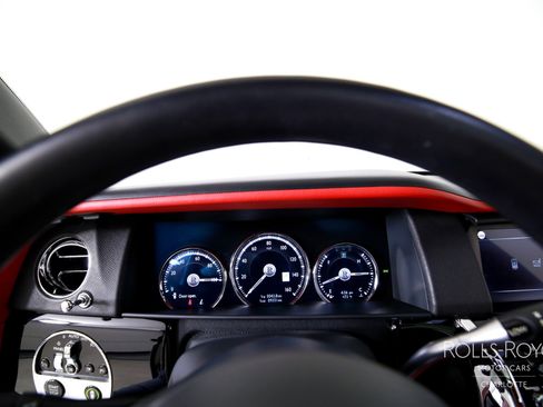 Used 2020 Rolls-Royce Cullinan image 13