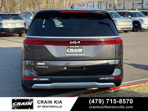 Used 2024 Kia Carnival LX FWD image 6