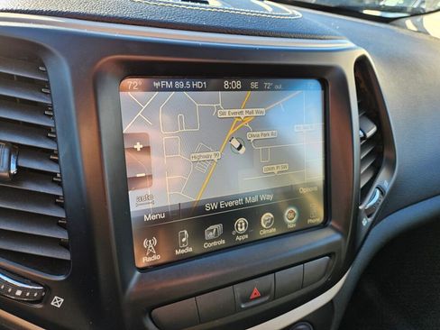 Used 2015 Jeep Cherokee Limited w/ Luxury Group image 30