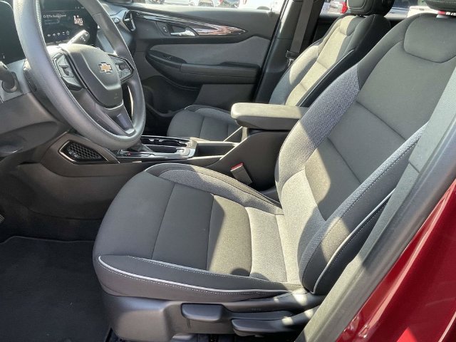Used 2025 Chevrolet TrailBlazer LT AWD/4WD image 14