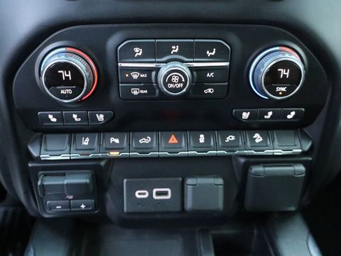 Used 2021 Chevrolet Silverado 2500 High Country w/ Technology Package image 27