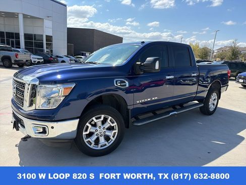 Used 2017 Nissan Titan SV image 1