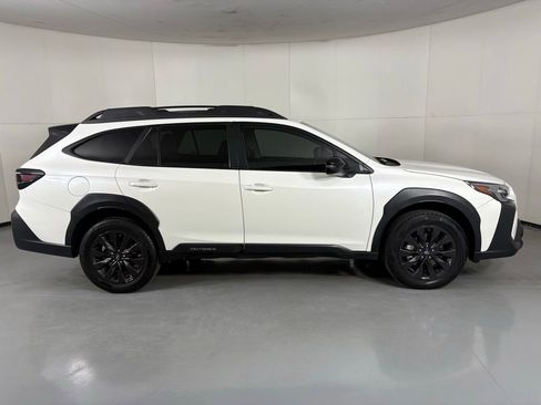 Used 2025 Subaru Outback Onyx Edition AWD/4WD image 9