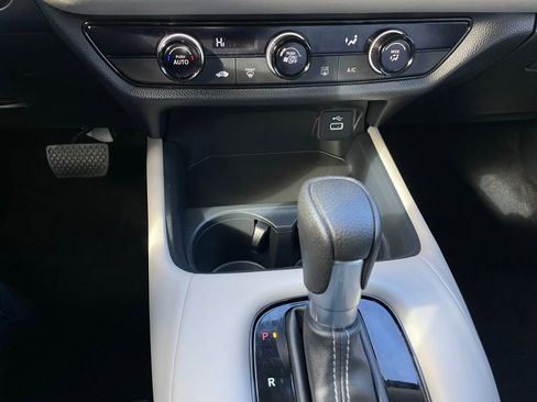 Certified 2025 Honda HR-V LX image 18