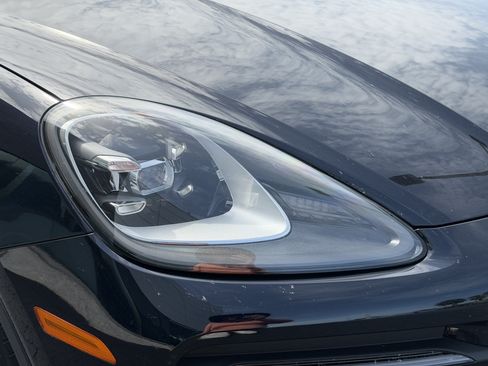 Certified 2021 Porsche Cayenne AWD/4WD image 12