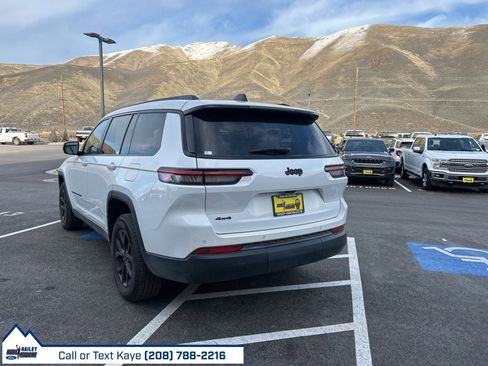 Used 2024 Jeep Grand Cherokee L Laredo image 5