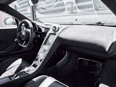 Used 2012 McLaren MP4-12C Coupe RWD image 40