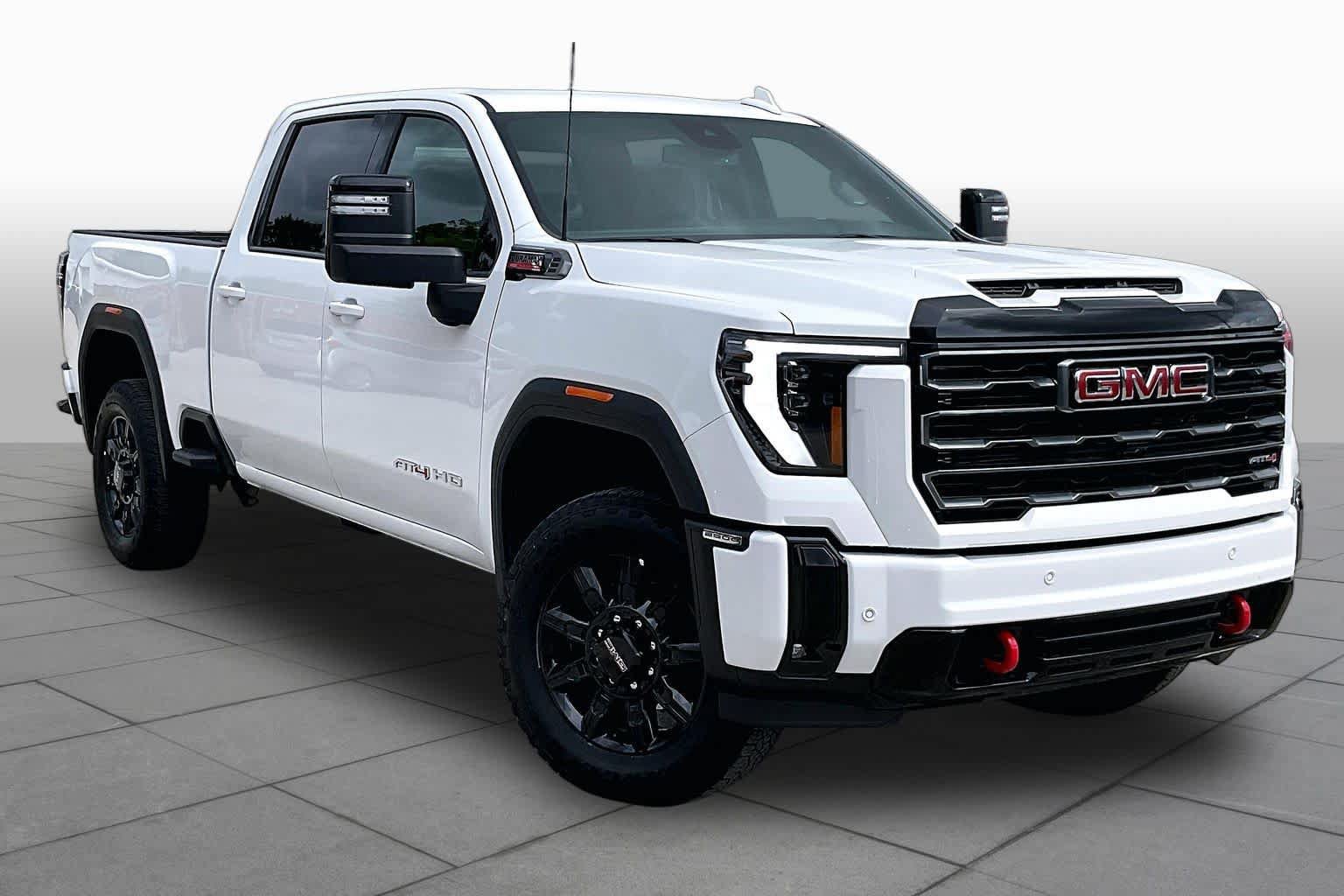 Used 2025 GMC Sierra 2500 AT4 AWD/4WD image 3