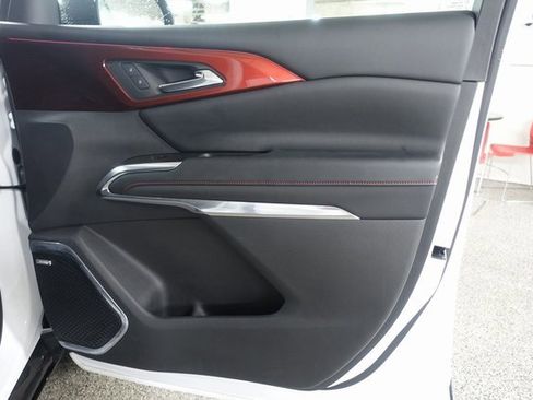 Used 2024 Chevrolet Traverse RS image 27