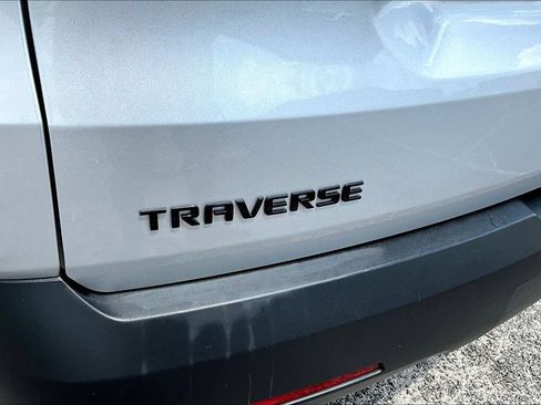 Used 2021 Chevrolet Traverse LS FWD image 26