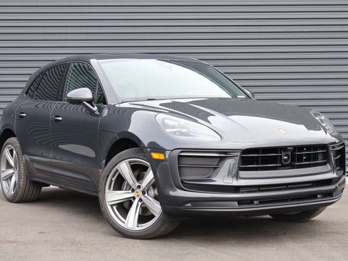 New 2026 Porsche Macan image 7