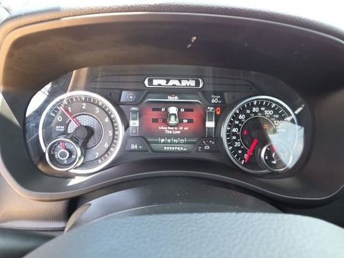 Used 2024 RAM 2500 Big Horn w/ Safety Group image 17