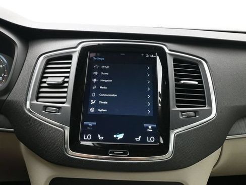 Used 2020 Volvo XC90 T6 Momentum w/ Protection Package Premier AWD/4WD image 16