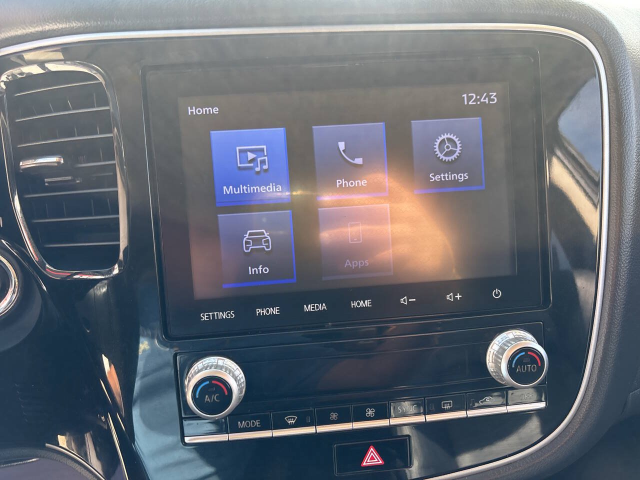 Used 2020 Mitsubishi Outlander SEL AWD/4WD image 19