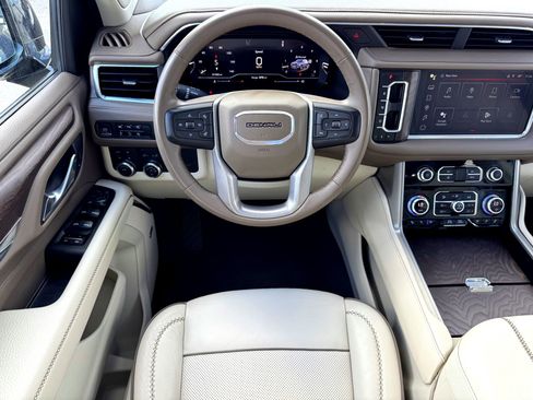 Used 2023 GMC Yukon Denali image 24