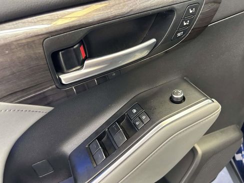 Certified 2021 Toyota Highlander Limited AWD/4WD image 20
