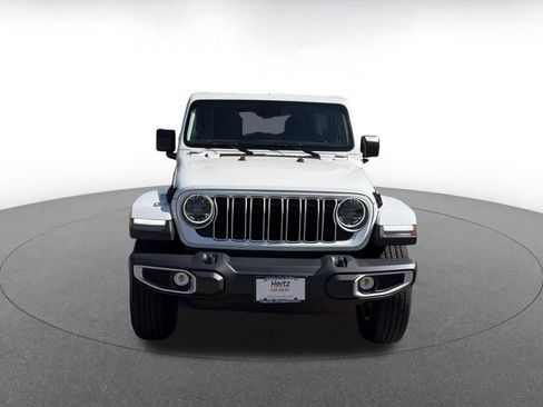 Used 2025 Jeep Wrangler Sahara image 4