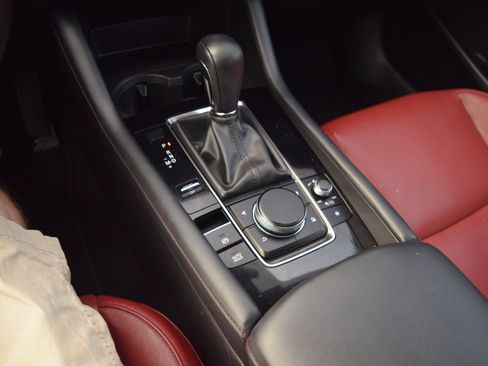 Used 2022 MAZDA MAZDA3 s FWD image 16