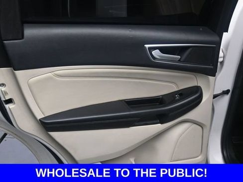 Used 2015 Ford Edge Titanium FWD image 16