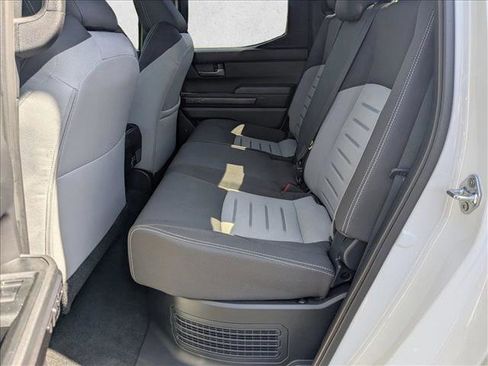 Used 2025 Toyota Tacoma TRD Off-Road image 17