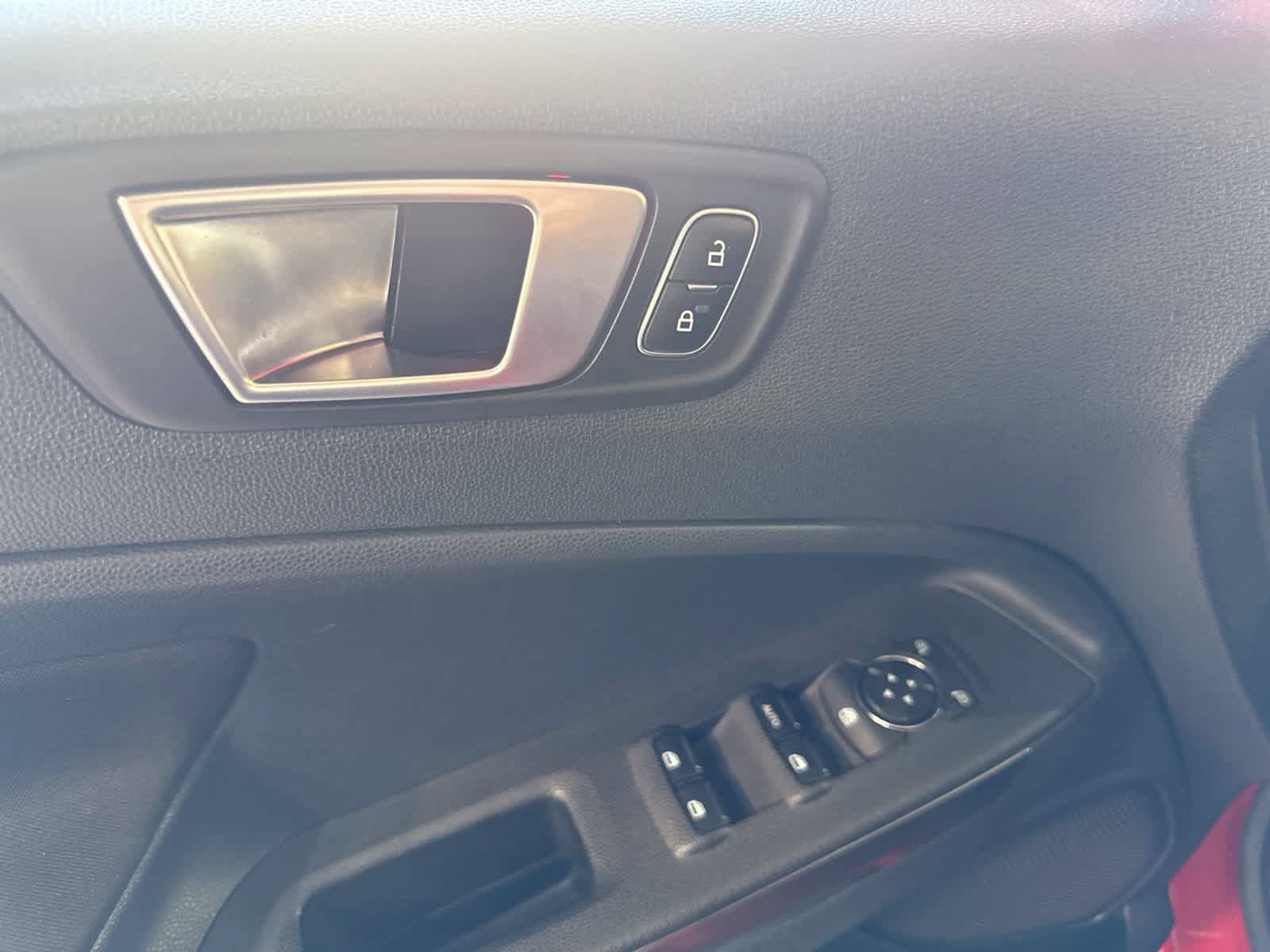Used 2019 Ford EcoSport SE w/ SE Convenience Package FWD image 18