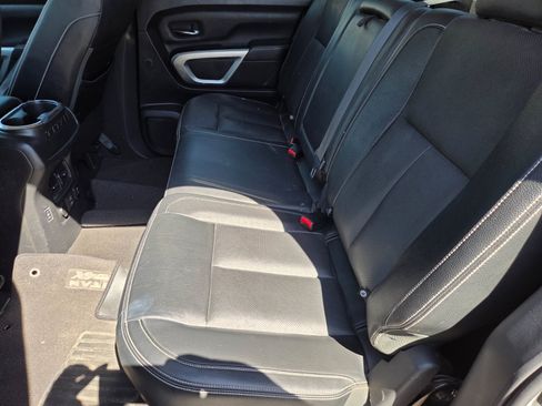 Used 2019 Nissan Titan PRO-4X w/ Pro-4x Convenience Package AWD/4WD image 11