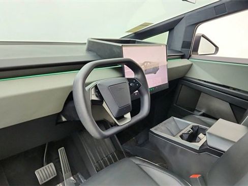 Used 2025 Tesla Cybertruck AWD Crew Cab image 16
