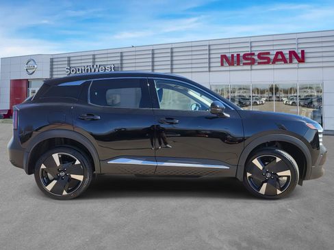 New 2026 Nissan Kicks SR image 5