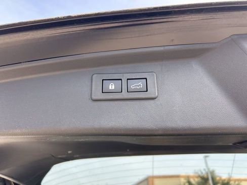 Used 2024 Subaru Outback Touring XT image 9