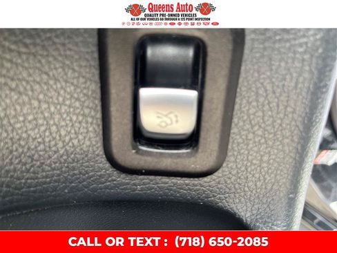 Used 2019 Mercedes-Benz GLC 300 4MATIC w/ Premium Package image 36