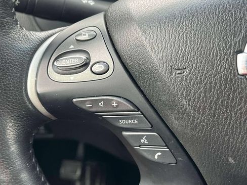 Used 2020 Nissan Pathfinder SL FWD image 23